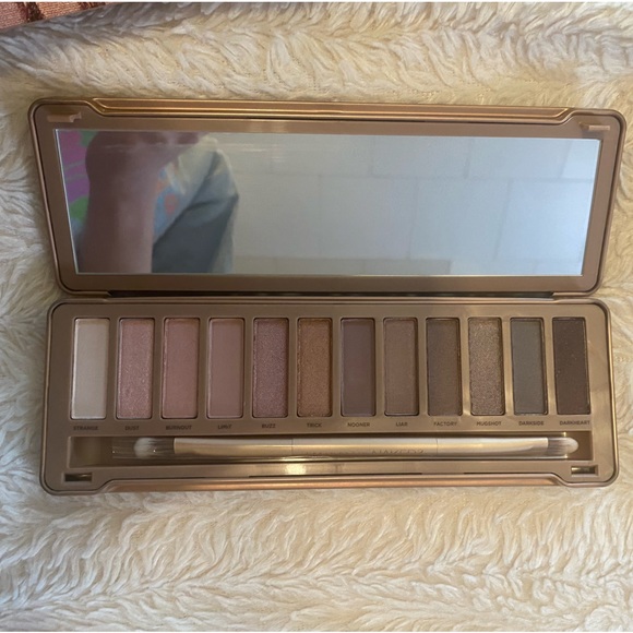Urban Decay Naked 3 Eyeshadow palette - Picture 3 of 4